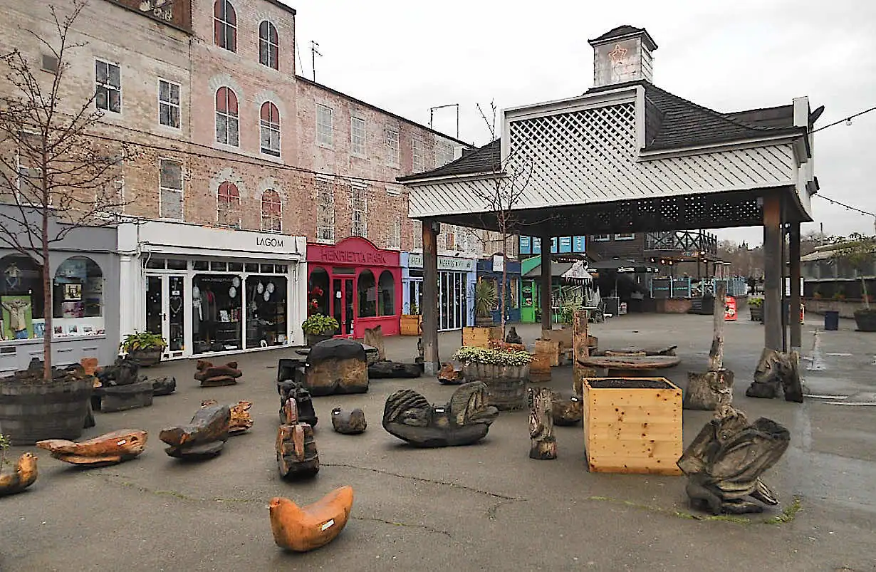 Wooden statues for sale at Gabriel’s Wharf