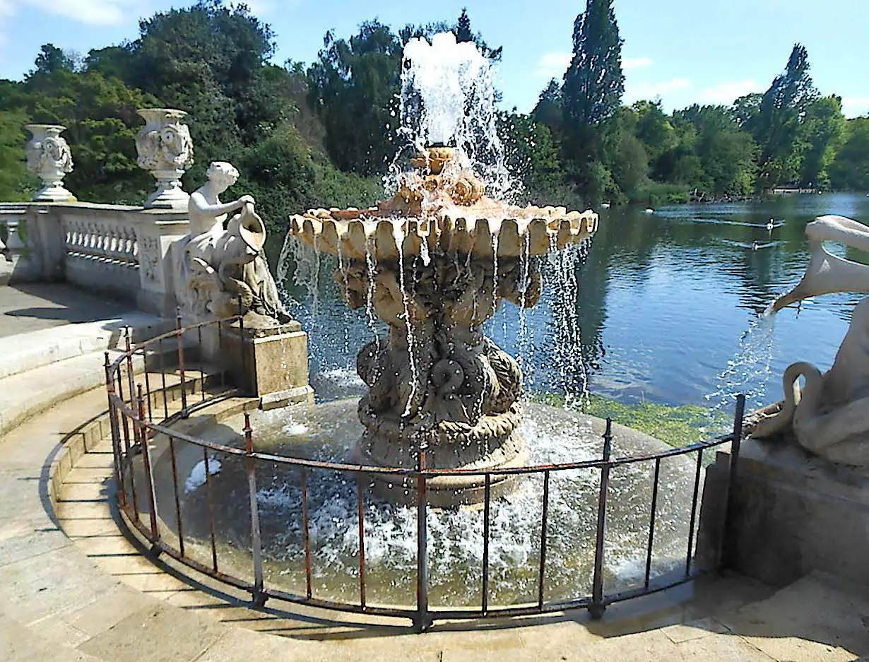 Fountain in the Italian Gardens