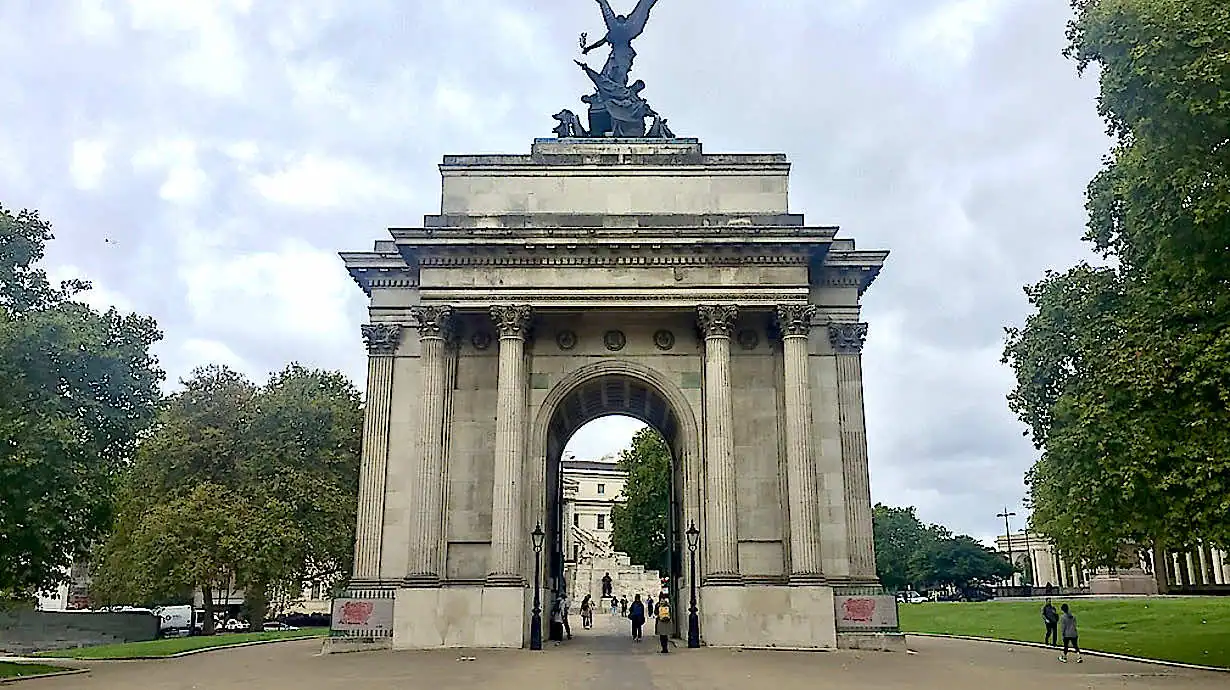 Wellington Arch at the top of Constitution Hill