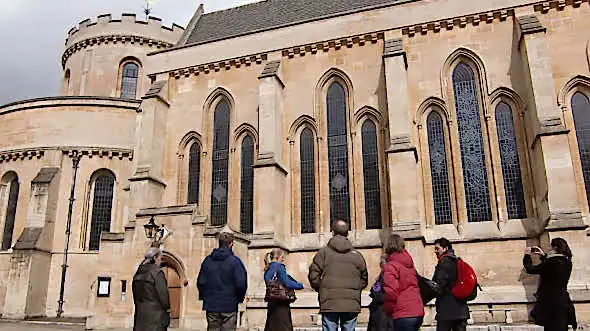 London: Da Vinci Code Walking Tour with a Guide