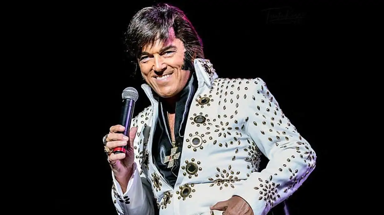 Dinner Cruise with Elvis Tribute on the River Thames