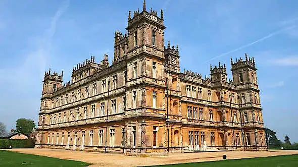 Downton Abbey and Village Tour from London by Coach