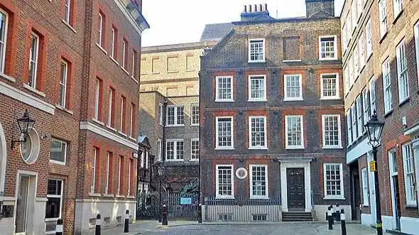 Explore the streets of Dr Samuel Johnson’s London