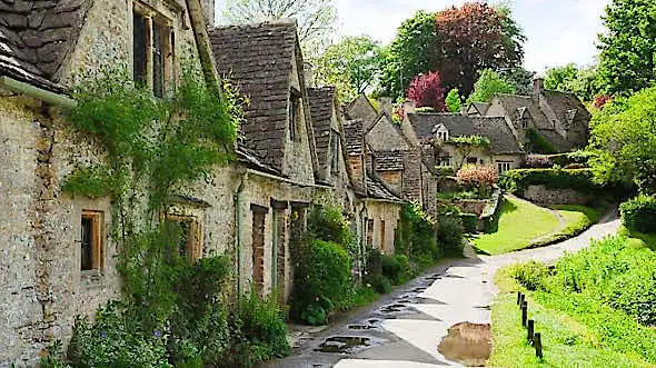 Have lunch in the Cotswolds -- Day trip from London