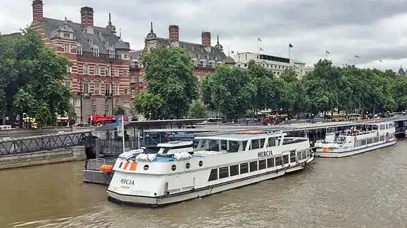 Thames River Sightseeing boat