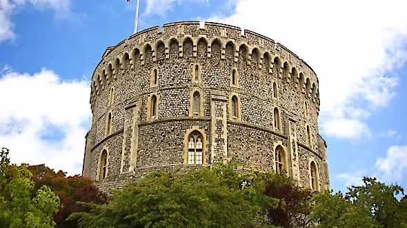 Windsor Castle Oxford and Stonehenge Tour from London