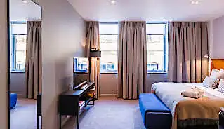Apex London Wall Hotel bedroom