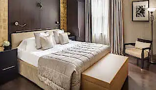 Baglioni Hotel bedroom