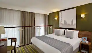 Citadines South Kensington Hotel bedroom
