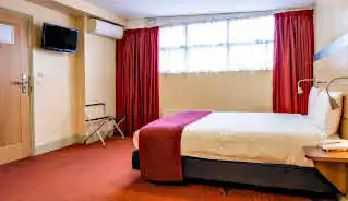 Comfort Inn Edgware Road Hotel bedroom