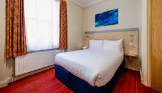 Comfort Inn Victoria Hotel bedroom
