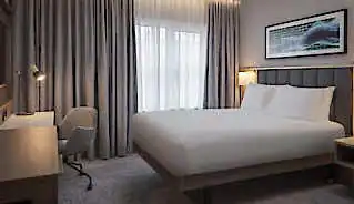 DoubleTree by Hilton Angel King’s Cross Hotel bedroom