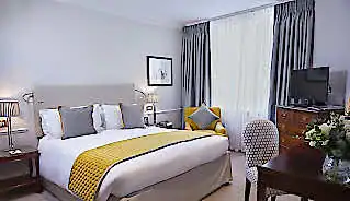 Dukes Hotel bedroom