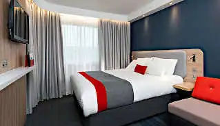 Holiday Inn Express Greenwich Hotel bedroom