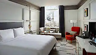 Marriott County Hall Hotel bedroom