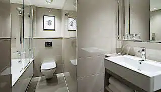 Marriott Maida Vale Hotel bathroom