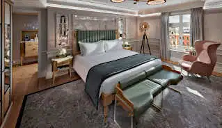 Mandarin Oriental Hyde Park Hotel bedroom