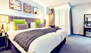 Mercure Paddington Hotel bedroom
