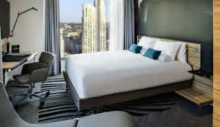 Novotel Canary Wharf Hotel bedroom