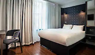 Point A Paddington Hotel bedroom