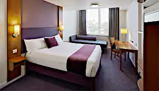 Premier Inn County Hall Hotel bedroom