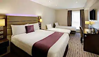 Premier Inn Kensington (Olympia) Hotel bedroom