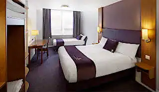 Premier Inn Leicester Square Hotel bedroom