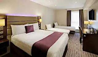 Premier Inn Victoria Hotel bedroom