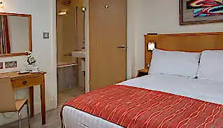 Queensway Hotel Hotel bedroom