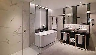 The Biltmore Mayfair Hotel bathroom