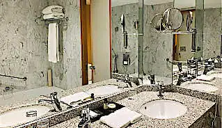 The Chelsea Harbour Hotel & Spa Hotel bathroom