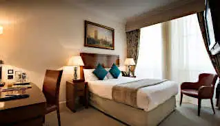 Royal Horseguards Hotel bedroom