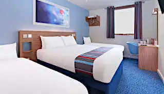 Travelodge Central Euston Hotel bedroom