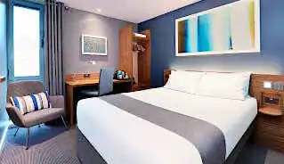 Travelodge London Docklands Hotel bedroom