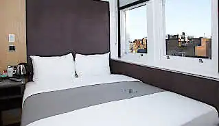 Z Strand Hotel bedroom